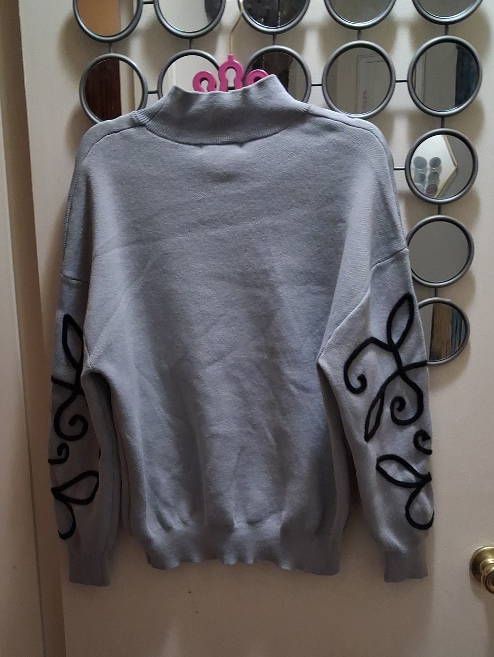 GRAY ABSTRACT Sweater - Picture 3 of 3